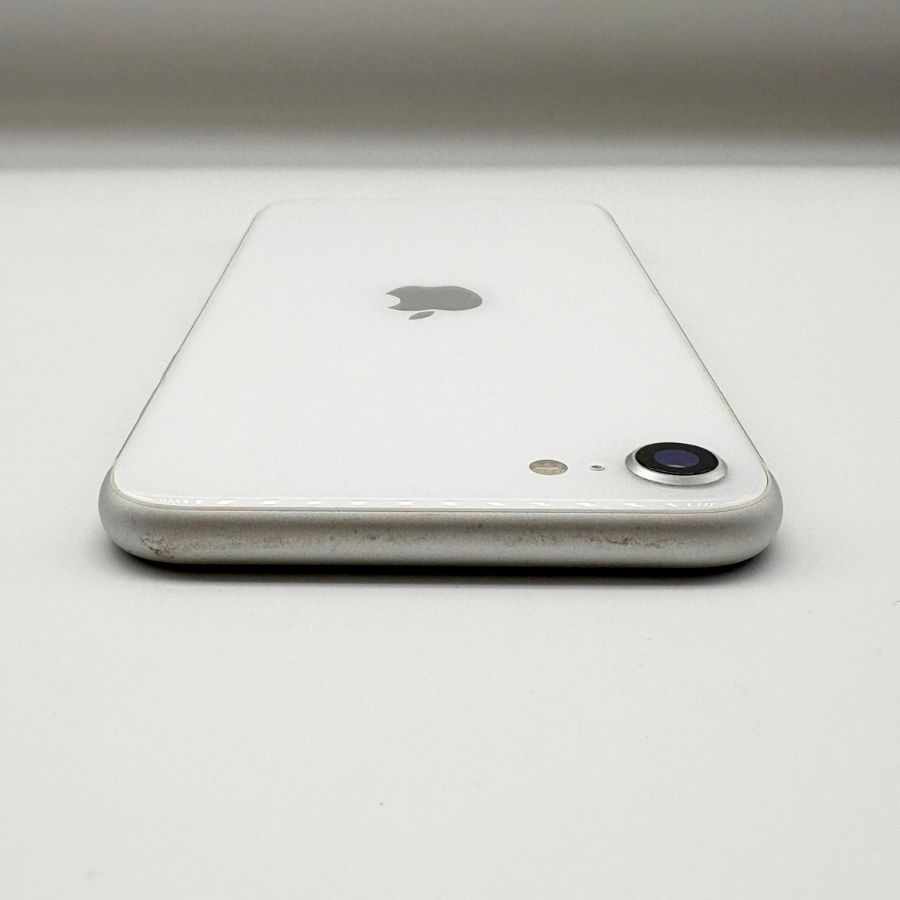 iPhoneSE2 第2世代 64GB SIMフリー Apple ホワイト docomo SIMロック
