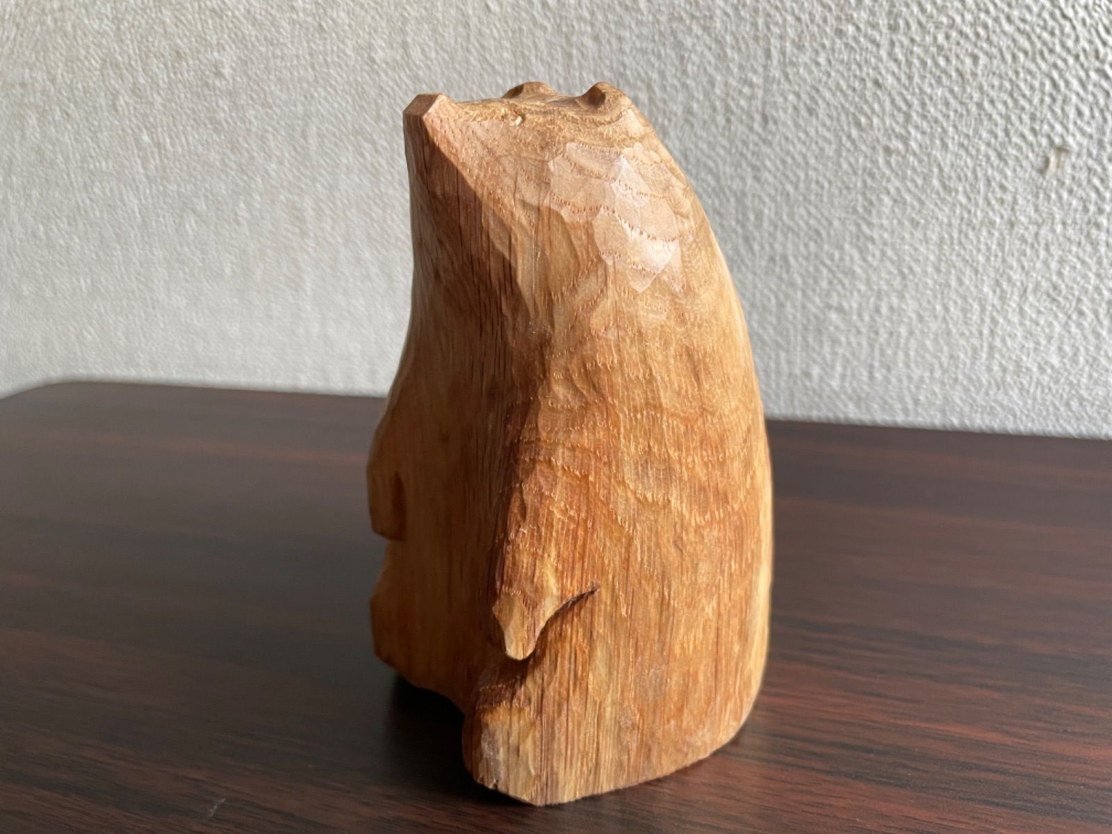 座りクマ【熊の木彫り】