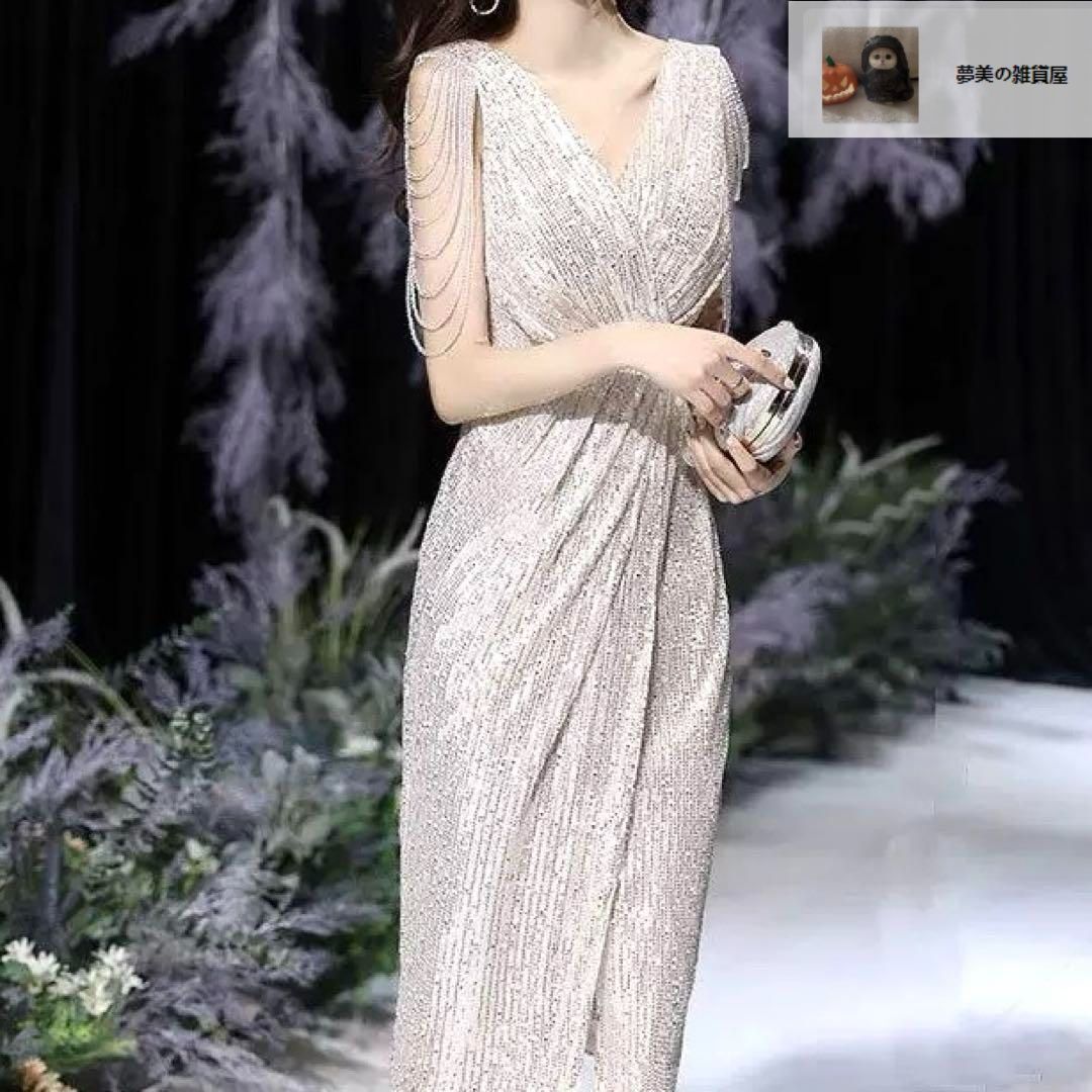 スパンコールの煌びやかなVネックの長袖イブニングドレス♩.• スパンコールの煌びやかなVネックの長袖イブニングドレス