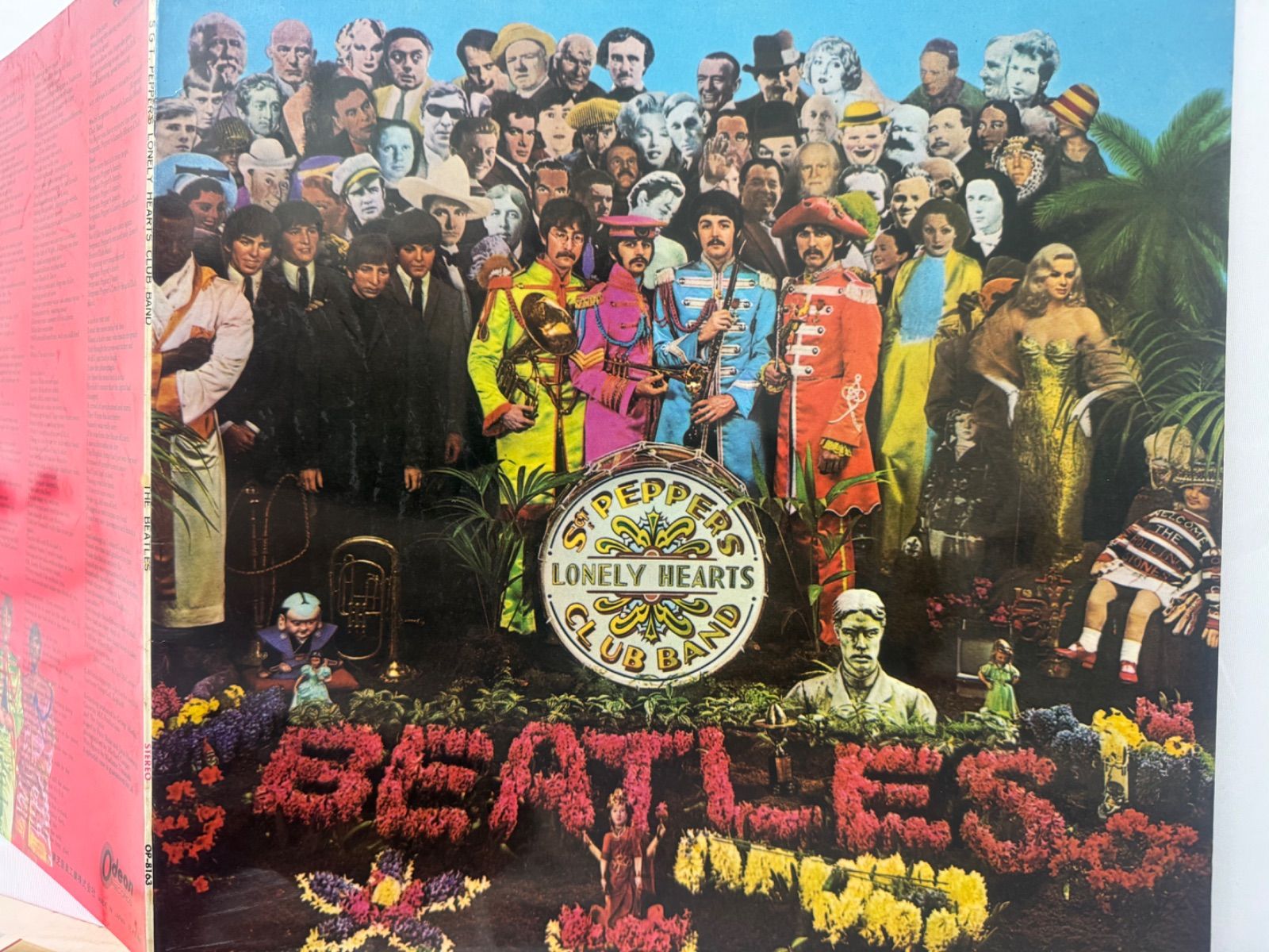 【美品】ビートルズ フランス盤 「SGT. PEPPERS」カラー・レコード THE BEATLES LPレコード 赤盤 1967年発売 SGT.PEPPER'S LONELY