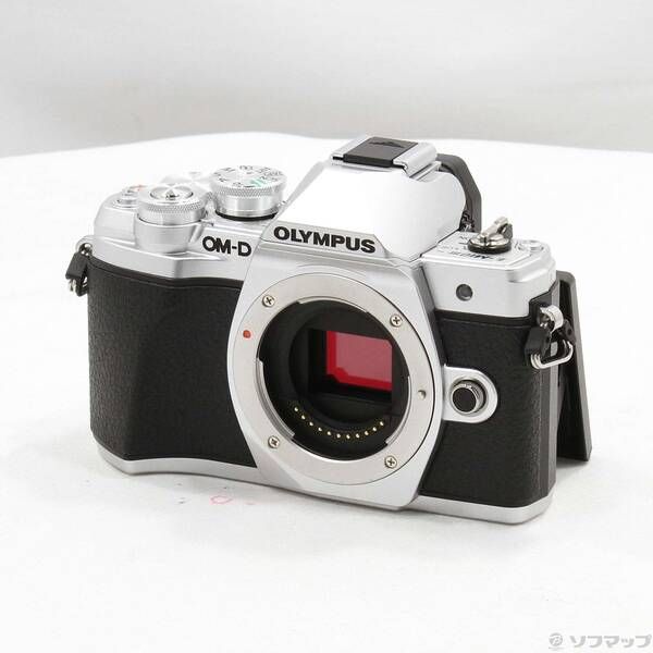〔 品〕 OM-D E-M10 Mark III ボディ シルバー 262