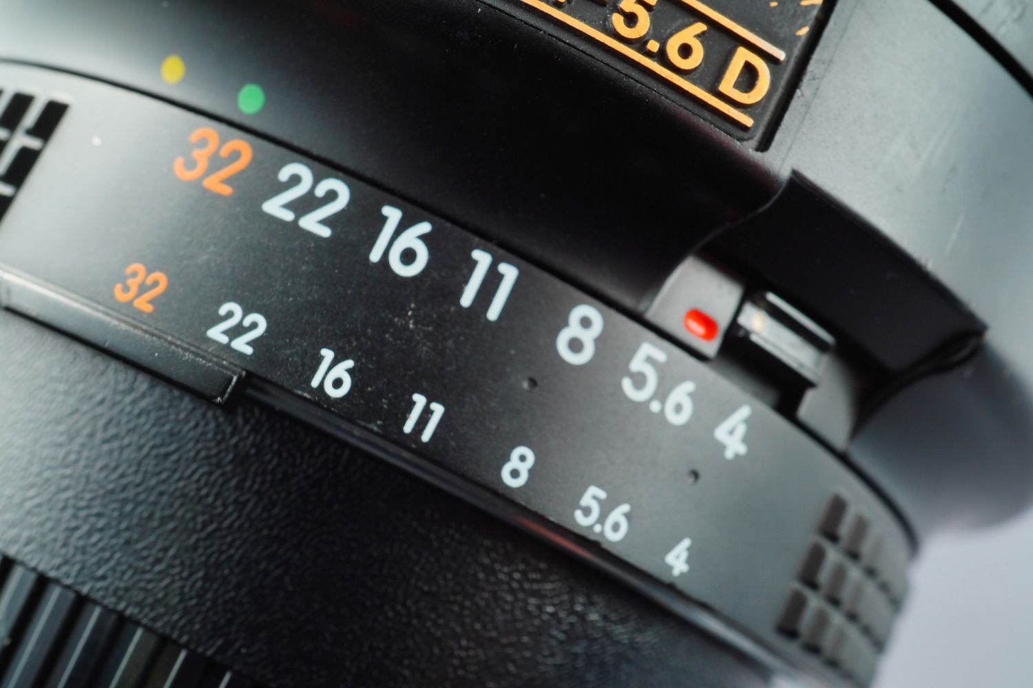 NIKKOR 70-300mm
