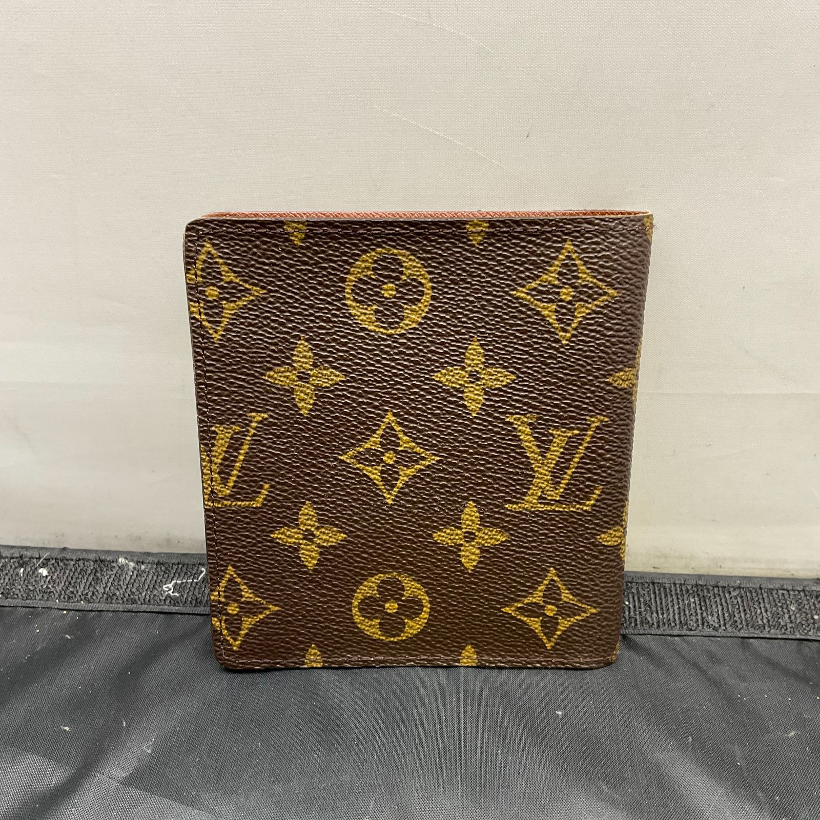 ルイヴィトン モノグラム 財布 B25082612