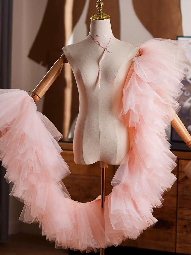 ソフトチュールのフリルがゴージャスなショール