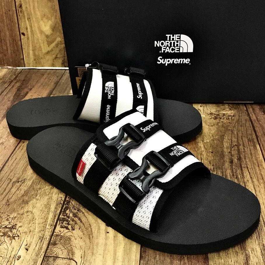 Supreme × THE NORTH FACE TLEKKING BASE CAMP SANDAL NF022531