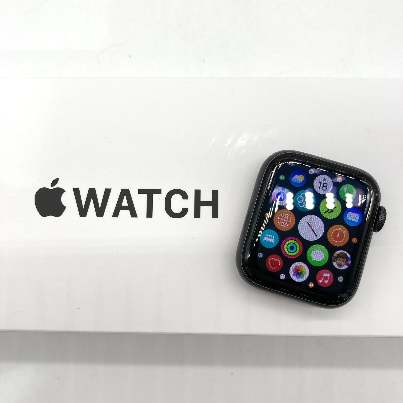 AppleWatch SE スペースグレイ GPSモデル 40mm-