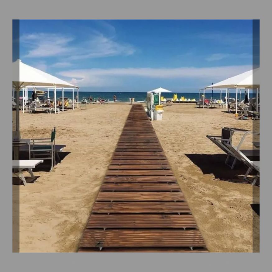 木製ガーデン小径通路滑り止め木通路ガーデン裏庭ビーチ結婚式パーティー通路ガーデン小径木床