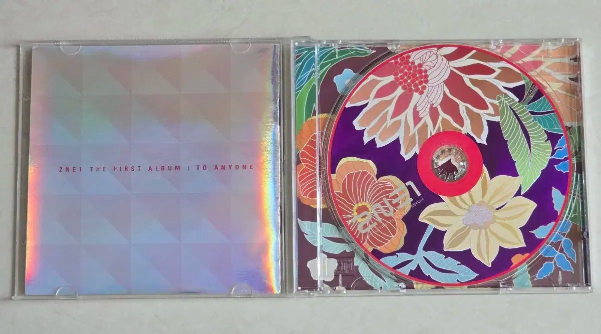 2NE1 1 ' st アルバム (非売品) サイン CD 販売 - メルカリ
