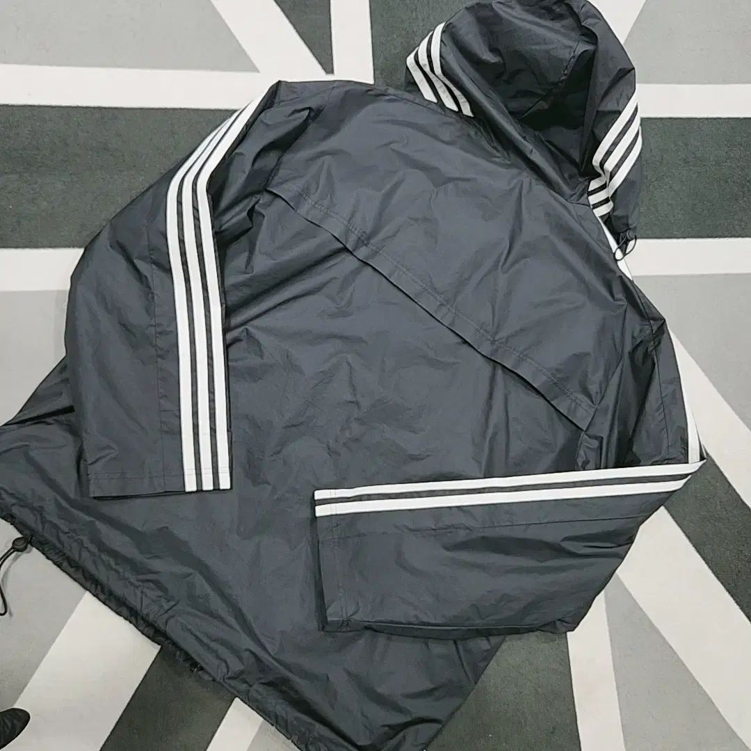 adidas ウィンドブレーカー 2XL 黒/灰色 adidas ウインド