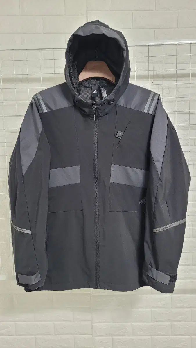 XXL adidas(アディダス) 黒 一体型フード ウィンドブレーカー 人気サイズ 110