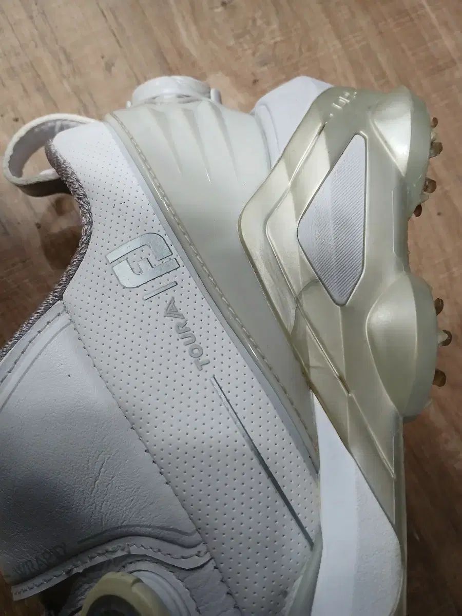 ゴルフシューズ