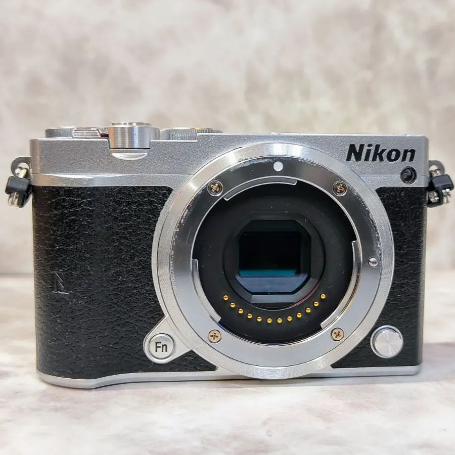 【良好 可動品 新品充電器 バッテリー付き】ニコン Nikon 1 J5  ミラーレス一眼 レンズ交換式アドバンストカメラ （SNA）024063002009KG