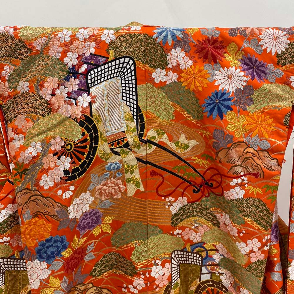 色打掛 正絹 鶴 刺繍 金 打掛 Lサイズ 裄67 花嫁衣裳 婚礼 リサイクル  