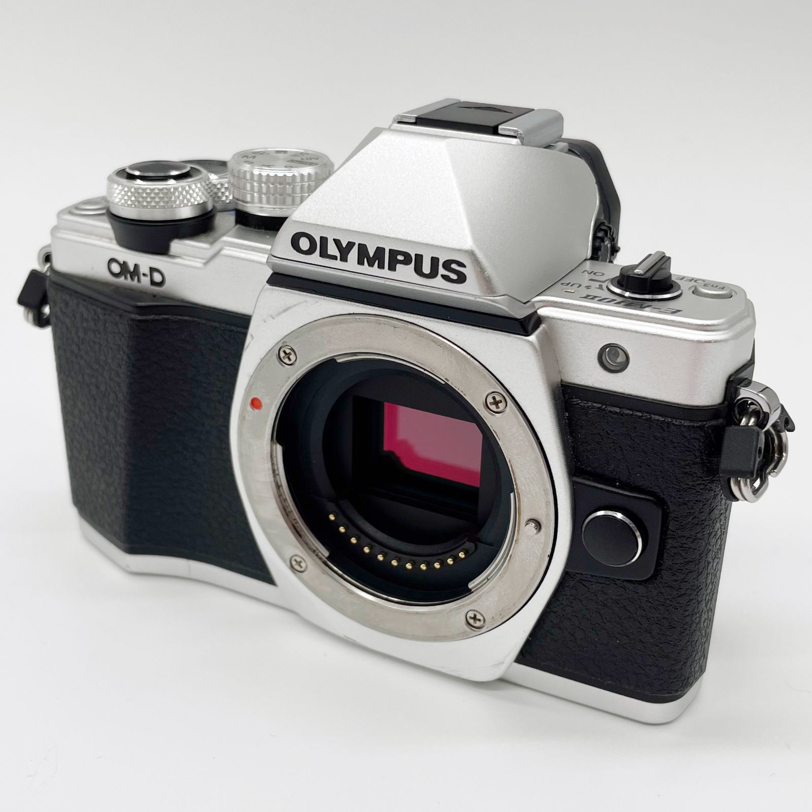 上品 OLYMPUS オリンパス OM-D E-M10 MarkII ボディ シルバー