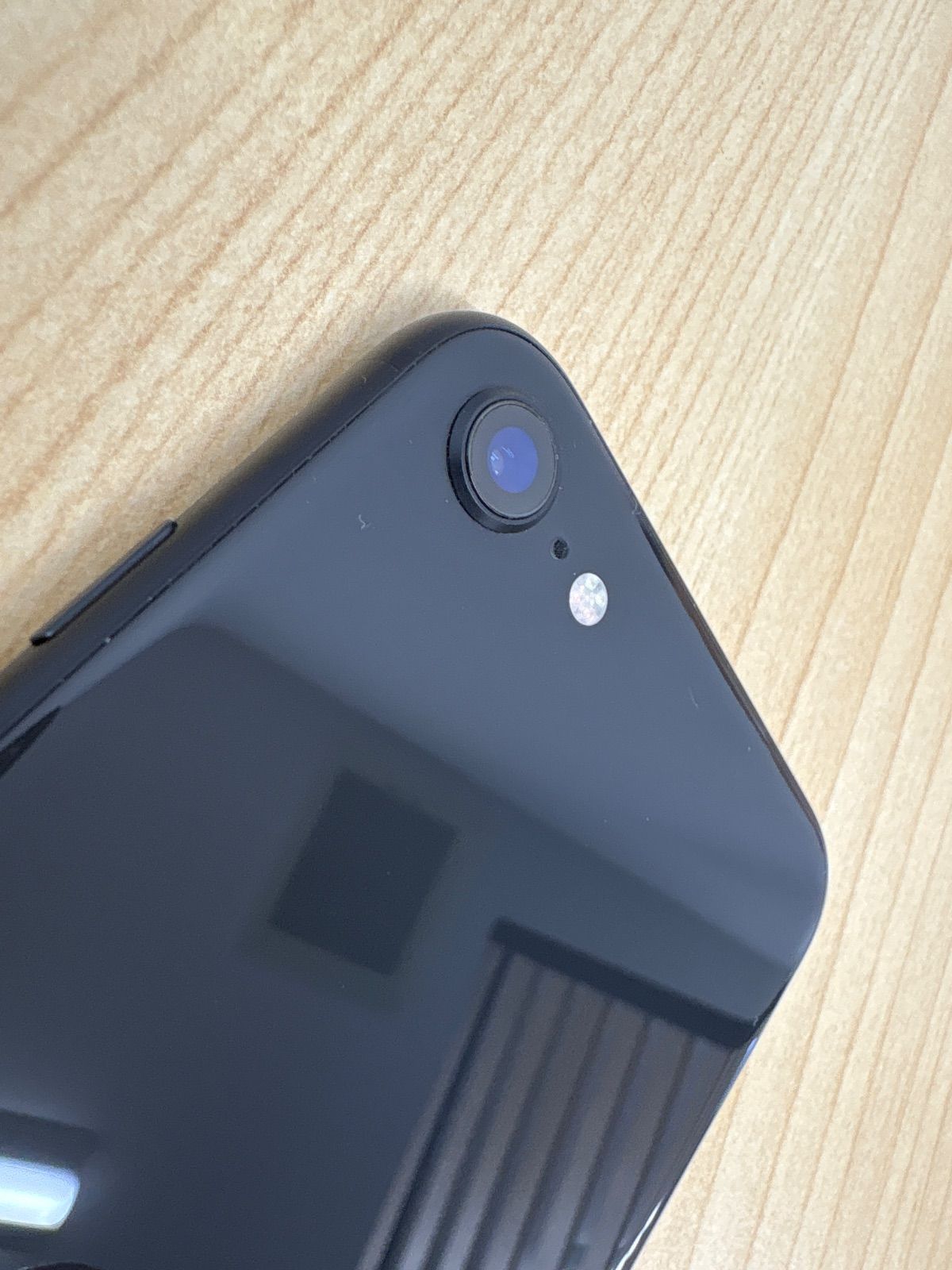 iPhone SE 第二世代 64GB black - メルカリ