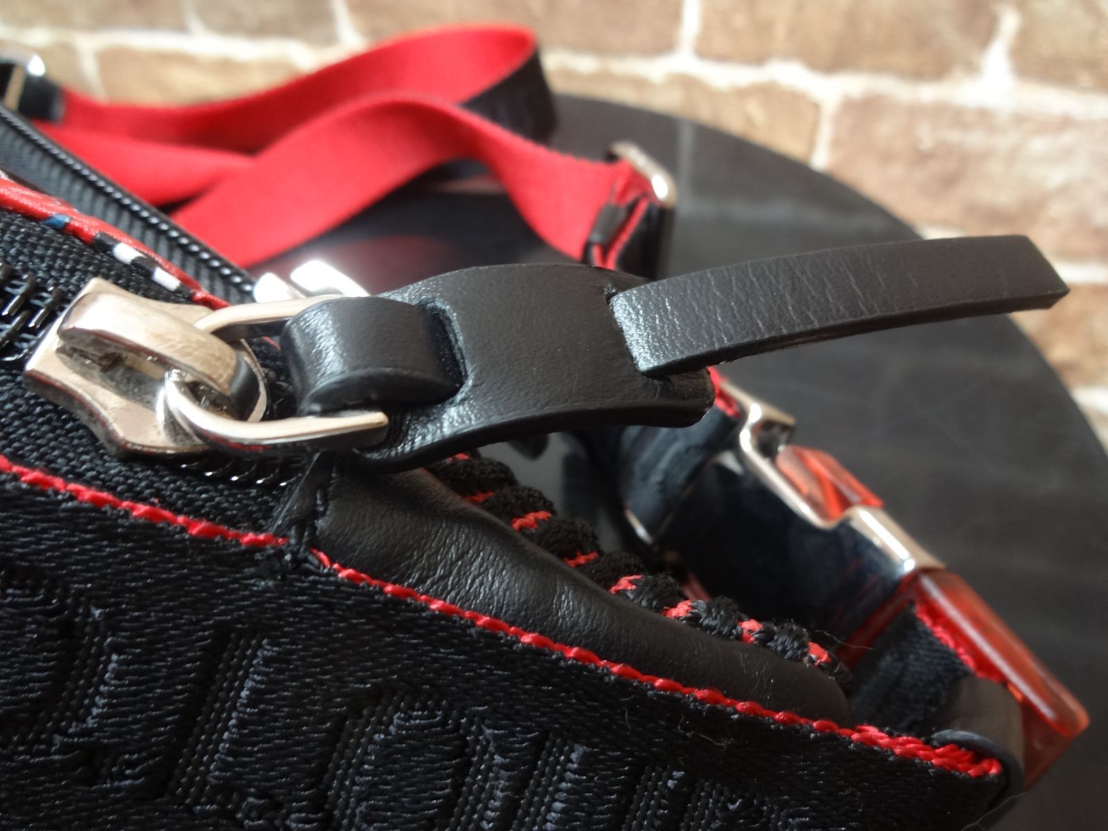 クリスチャン ルブタン Christian Louboutin PARISNYC スタッズ ボディ