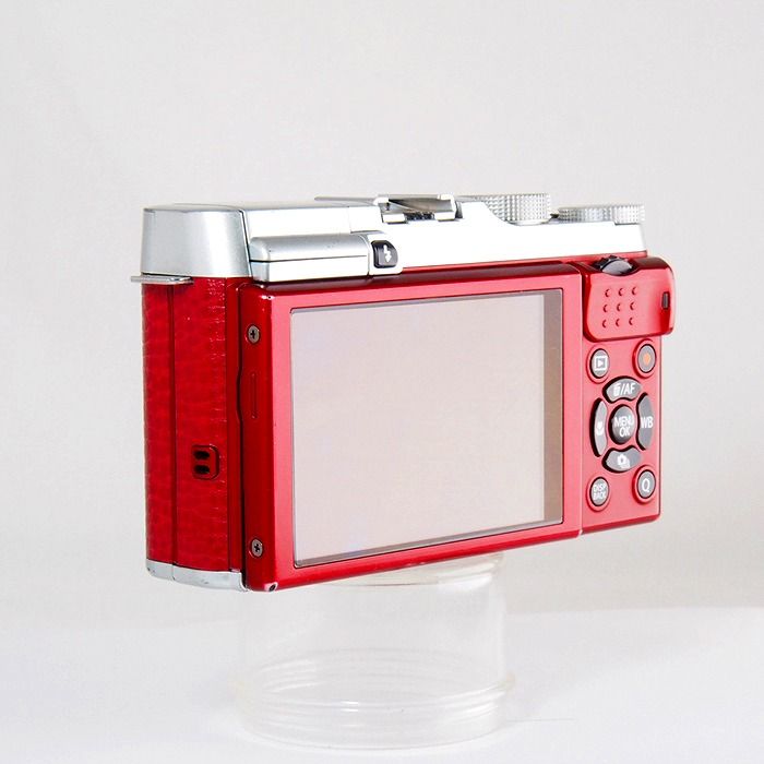 ジャンク品FUJIFILM X-A1 ミラーレス一眼カメラ (レッド)と付属品 中古】FUJIFILM 富士フイルム X-A1 レッド ミラーレス一眼カメラ