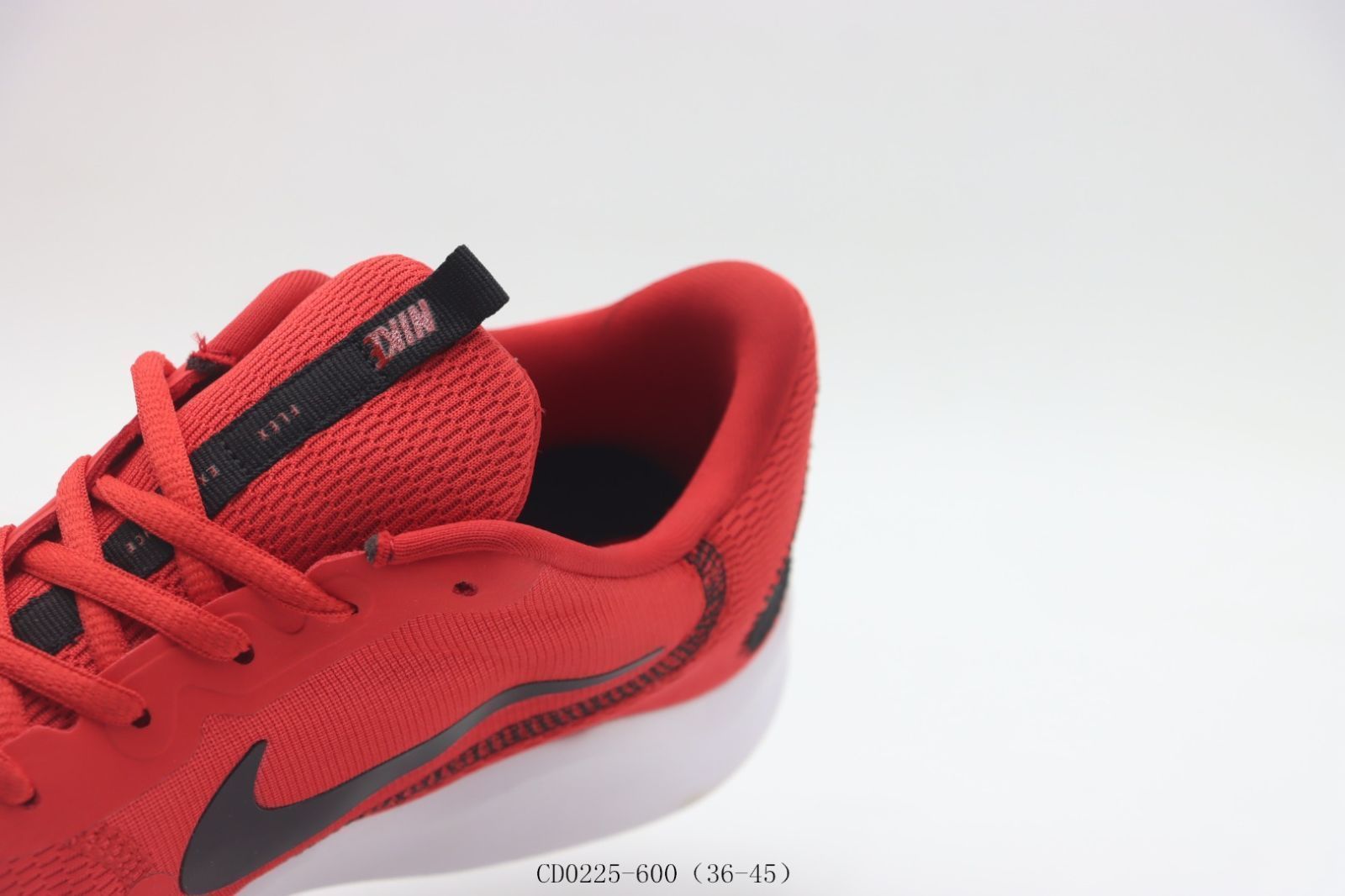 新品未使用　NIKE ランニングシューズ　25.5センチ　レッド ナイキ NIKE DOWNSHIFTER 7 ダウンシフター スニーカー