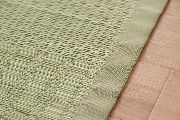 純国産い草 上敷きカーペット/絨毯 【格子柄 江戸間3畳 約174×261cm】 両面使用 抗菌 防臭 調湿 耐久性 日本製 〔リビング〕【代引不可】 格子柄 上敷き カーペット 「グラッセ」 江戸間8畳 約348×352cm
