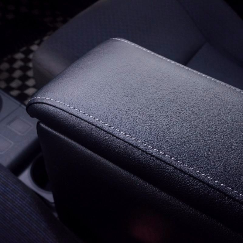 アームレスト コンソールボックス