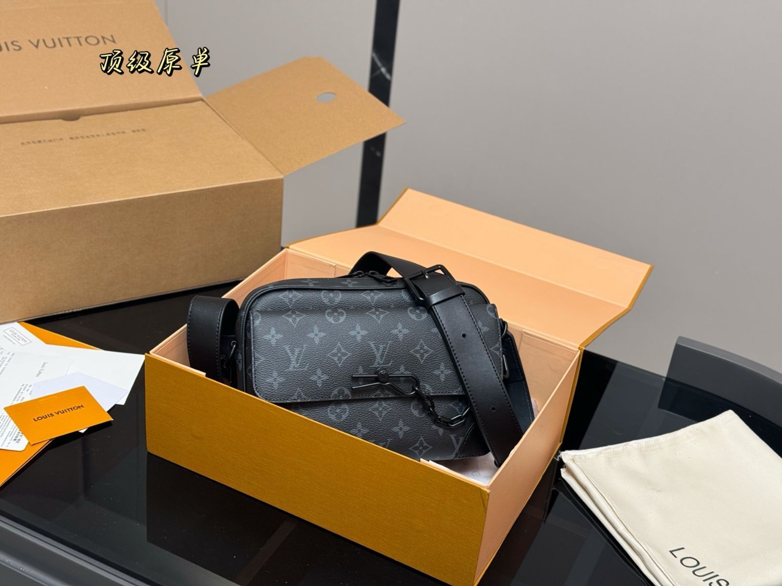 今日 Louis Vuitton Men s Voyager Messenger Bag ルイ ヴィトン メンズ ヴォイアージャー メッセンジャーバッグ-WTO輸入2