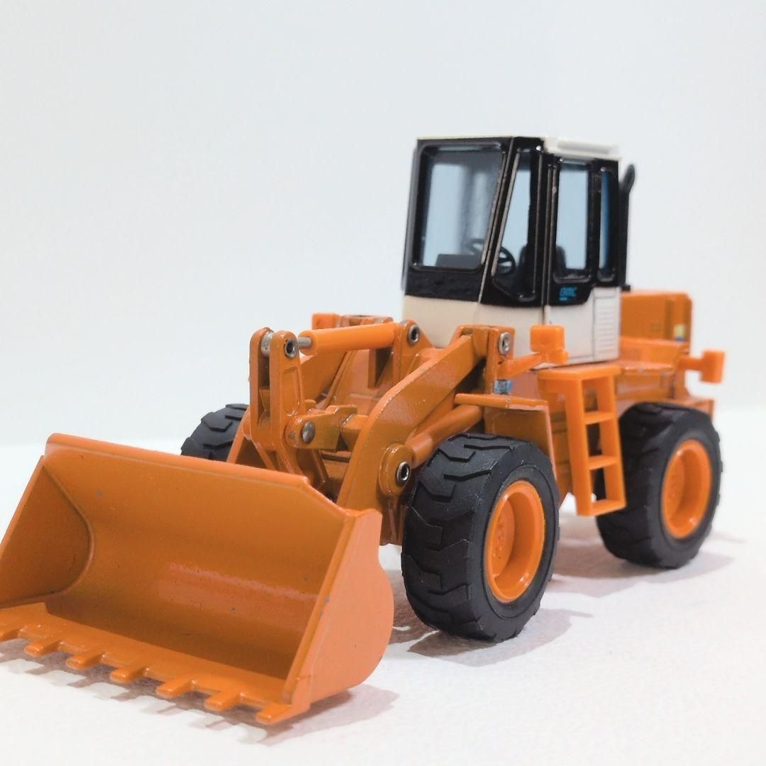 HITACHI 重機 1/40 LX70 ホイールローダー 日立建機 模型 HITACHI 重機 1/40 LX70 ホイールローダー 日立建機 模型 - メルカリ