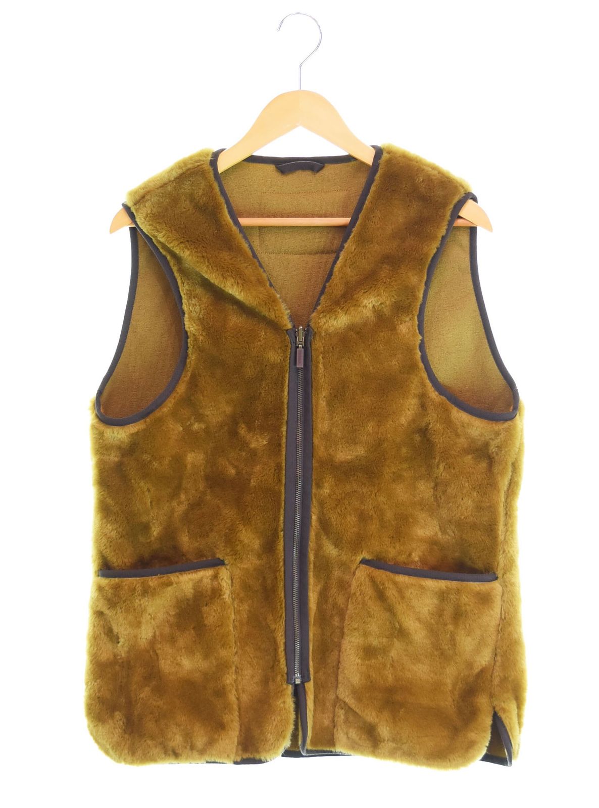 バブアーのリバーシブルボアベスト 別注》【BARBOUR/バブアー】リバーシブル フロントジップ ファー