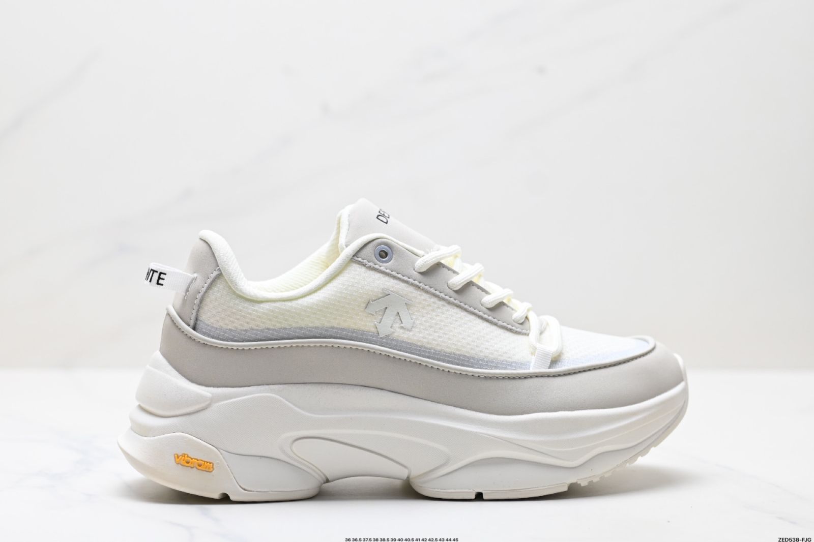 今日 DESCENTE Dualis 快適マルチパターン対応 滑り止め性能 耐磨耗性優れた ローカットライフスタイルシューズ 在庫 価格 -WTO輸入4