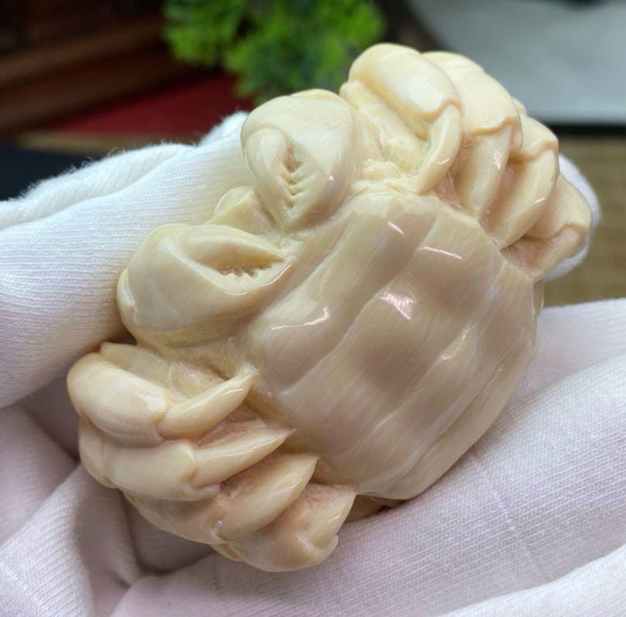天然マンモス牙美しい手作り彫刻 鬼工球 手持ち