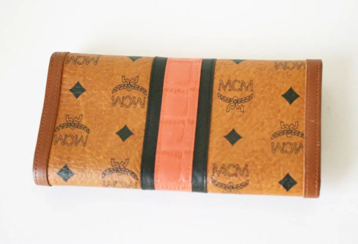 MCM ヴィセトス 長財布 - メルカリ