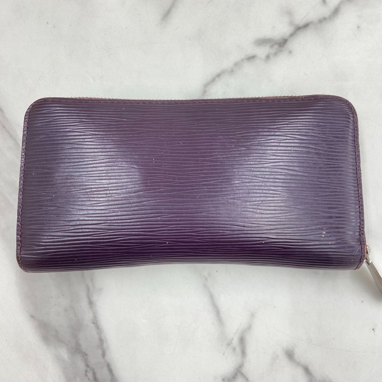 【残念美品】ルイヴィトンエピ　ジッピーウォレット　カシス長財布レディースパープル LOUIS VUITTON ルイヴィトン エピ ジッピーウォレット 長財布 CA3079