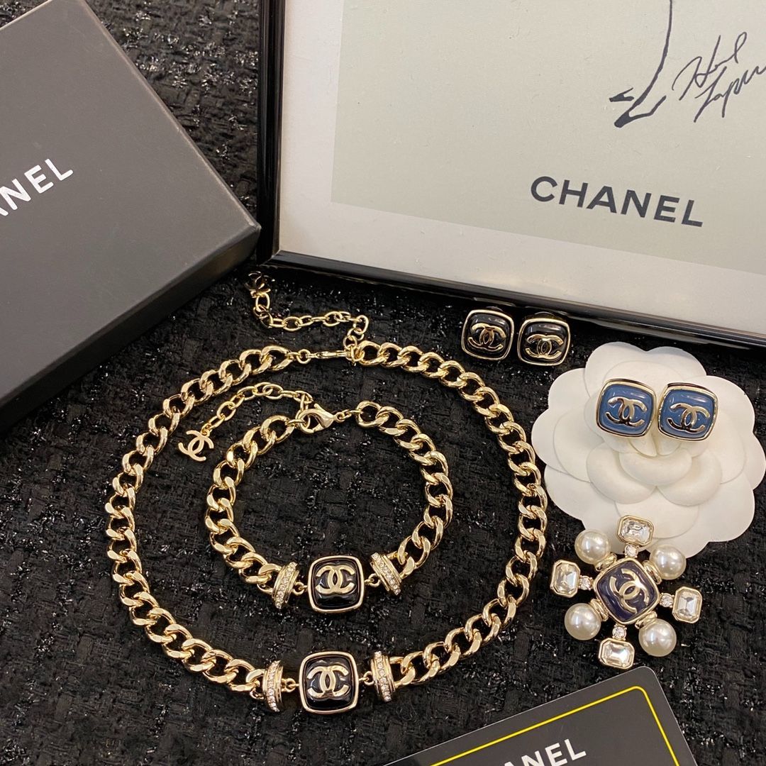CHANEL