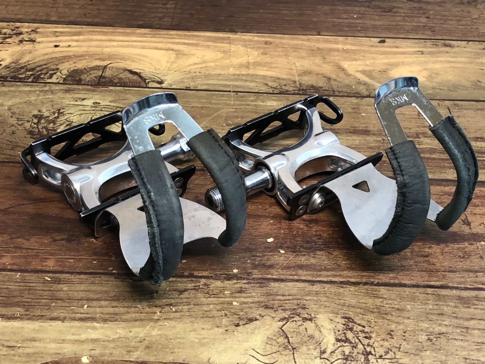 トゥークリップ付属