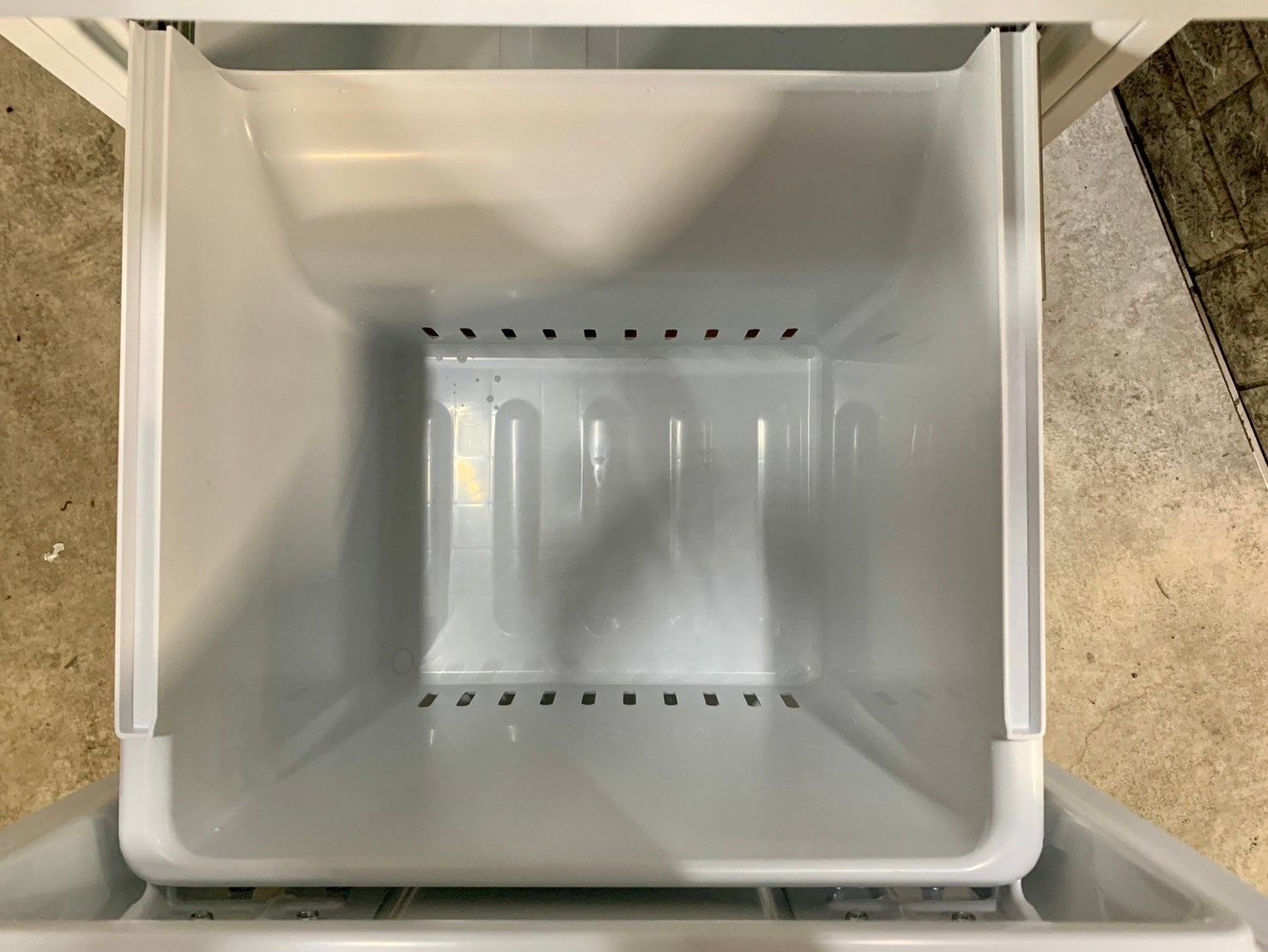 【高年式】大阪送料無料★3か月保障付き★冷蔵庫★2023年★ヤマダ★2ドア★YRZ-F15LW★R-451 高年式】大阪送料無料☆3か月保障付き☆冷蔵庫☆2023年☆ヤマダ☆2ドア