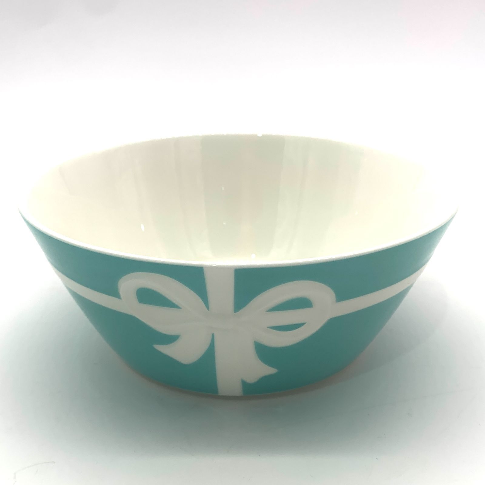 ティファニー ブルー ボックス ボウル (リボンボウル) Amazon.co.jp: ティファニー TIFFANY＆Co ボウル 食器