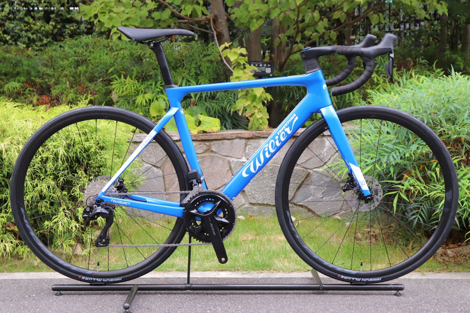 105 Di2 12s コンポ新品 BMC Roadmachine 01 54s Roadmachine 01 TWO Turquoise / White – BMC USA Corporation