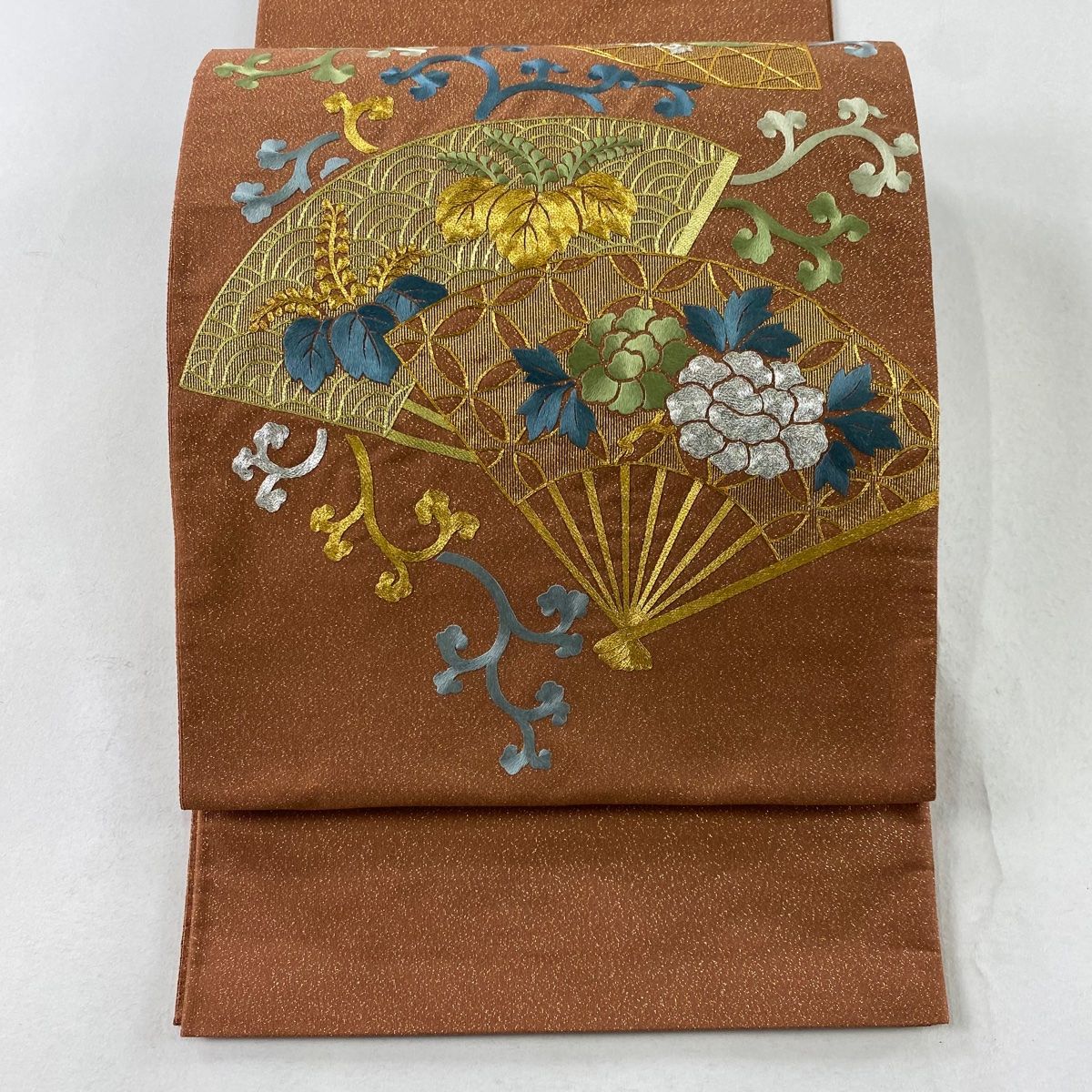 袋帯 秀品 華文 箔 黄土色 袋帯 美品 名品 紹 華文 藤 螺鈿 箔