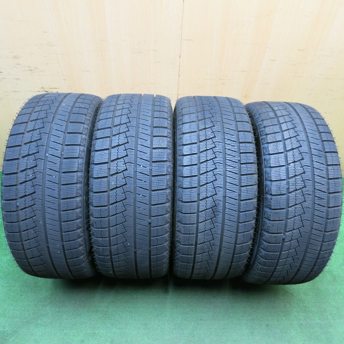 タイヤほぼ未使用！24年！キレイ☆スタッドレス CROSS SPEED RS9 HYPER 