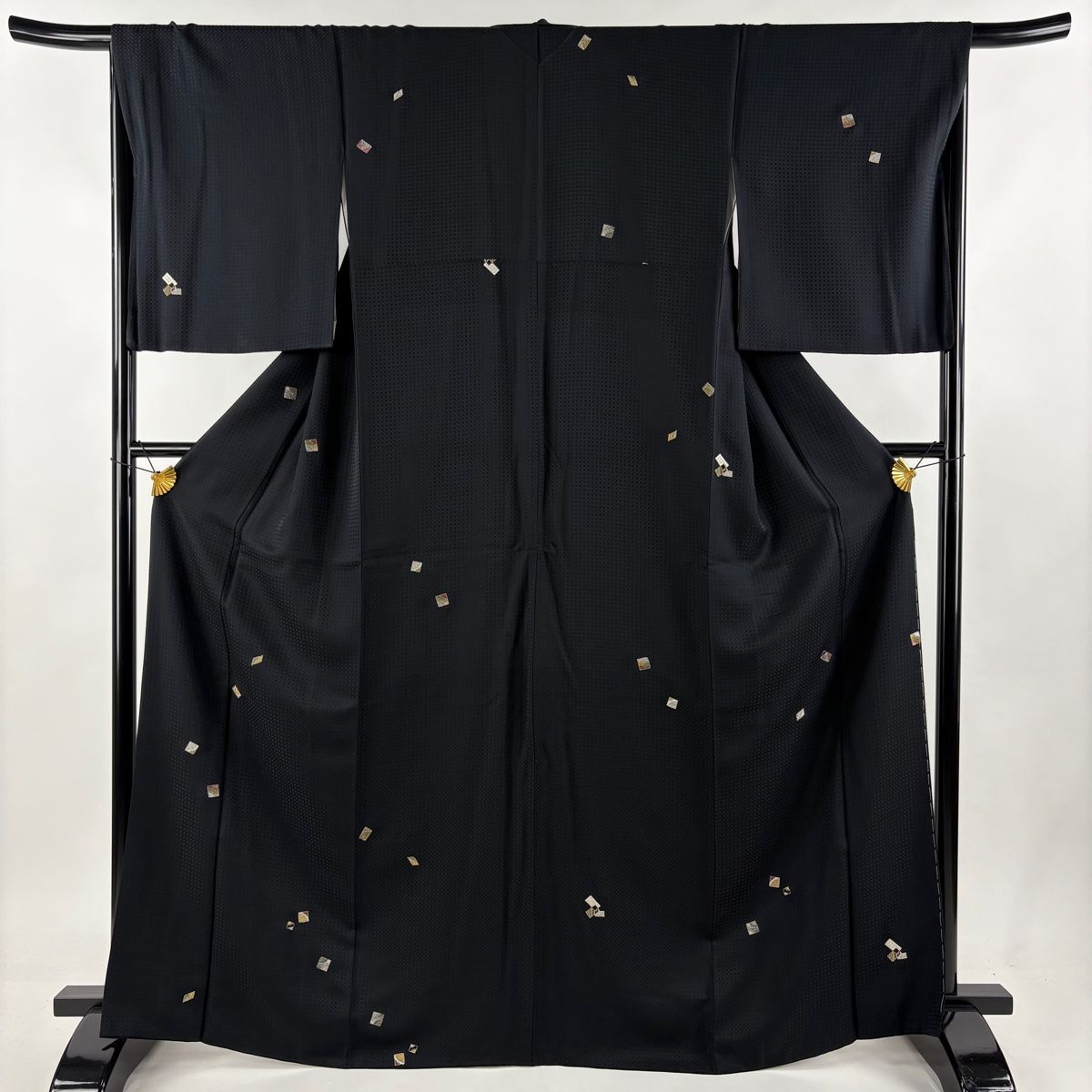小紋 身丈166.5cm 裄丈65.5cm M 袷 幾何学 刺繍 金銀糸 黒 正絹 逸品  