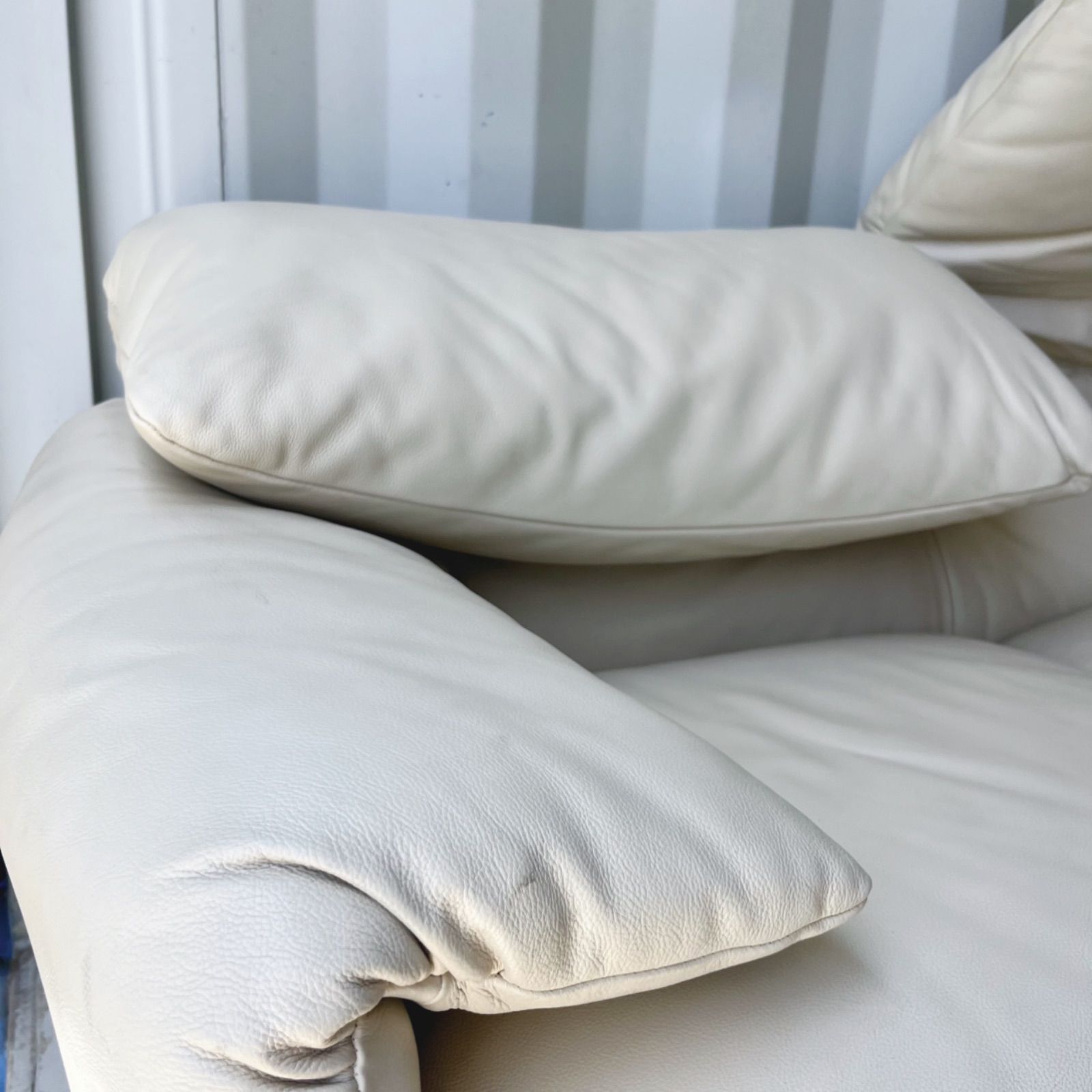 カッシーナ　マラルンガ　ホワイト レザー 3人掛けソファCassina 取付無料！カッシーナ イタリア マラルンガ 高級 本革ホワイト3