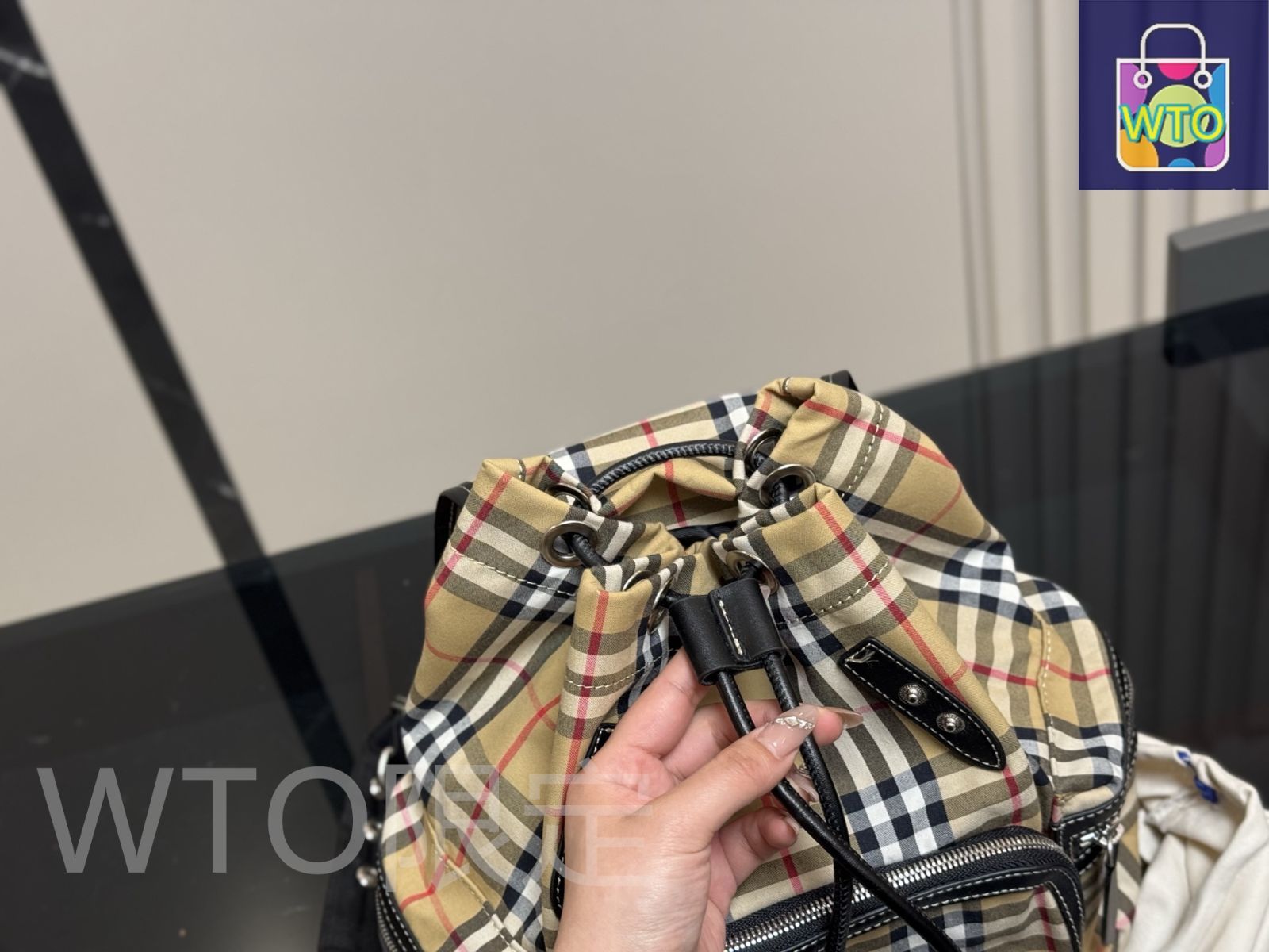 ☆Burberry ダブルシールドバッグ Burberry Shield ジップ ショルダーバッグ | ブラック | FARFETCH JP