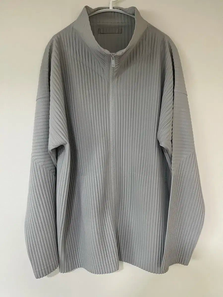ISSEY MIYAKE イッセイミヤケ HOMME PLISSÉ オムプリッセ ライトグレー ジップアップ