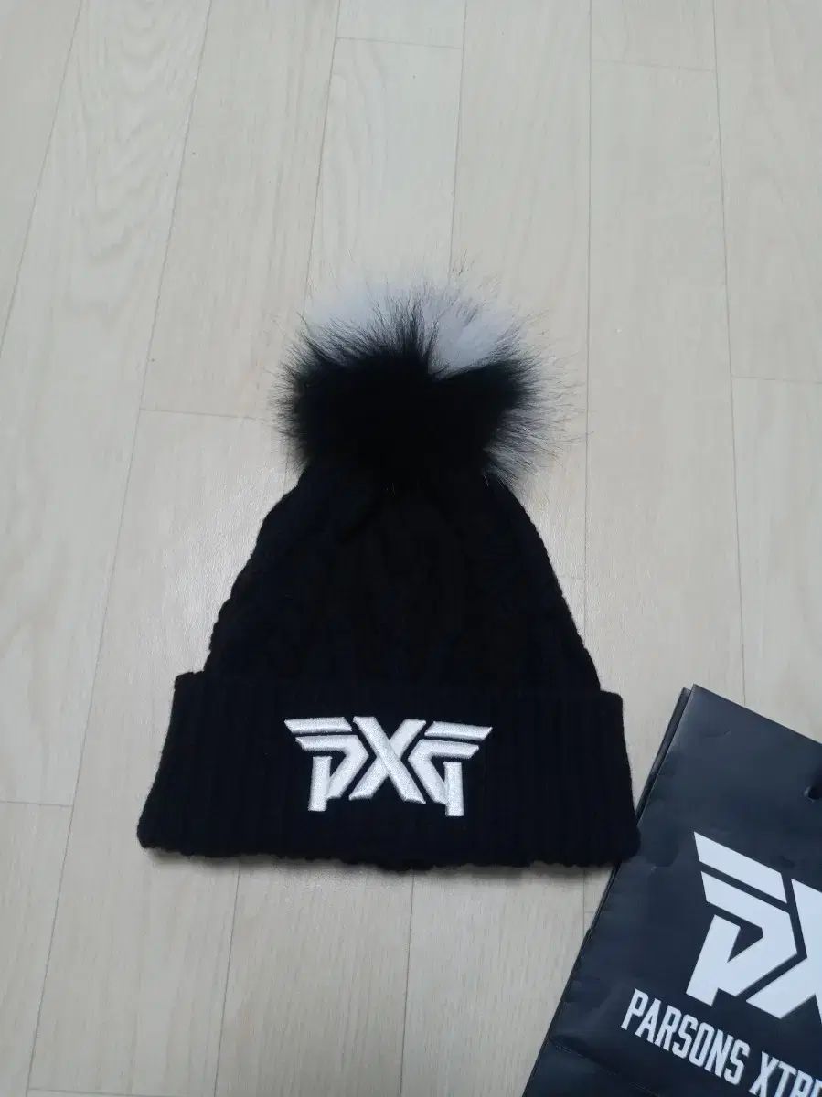 PXG ブラック ポンポン ウール 帽子