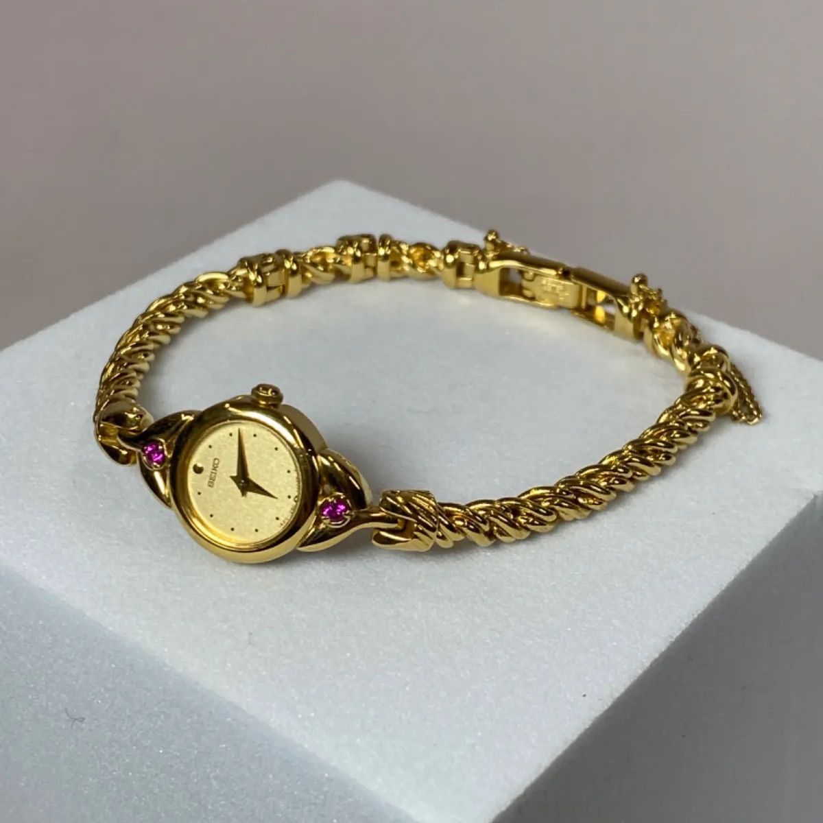 SEIKO セイコー天然ルビー2石ドレスウォッチ　不動品 SEIKO セイコー 天然ルビー2石 ドレスウォッチ アンティーク