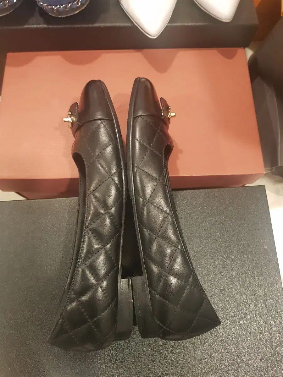CHANEL(シャネル) ターンロック フラットシューズ 38 サイズ