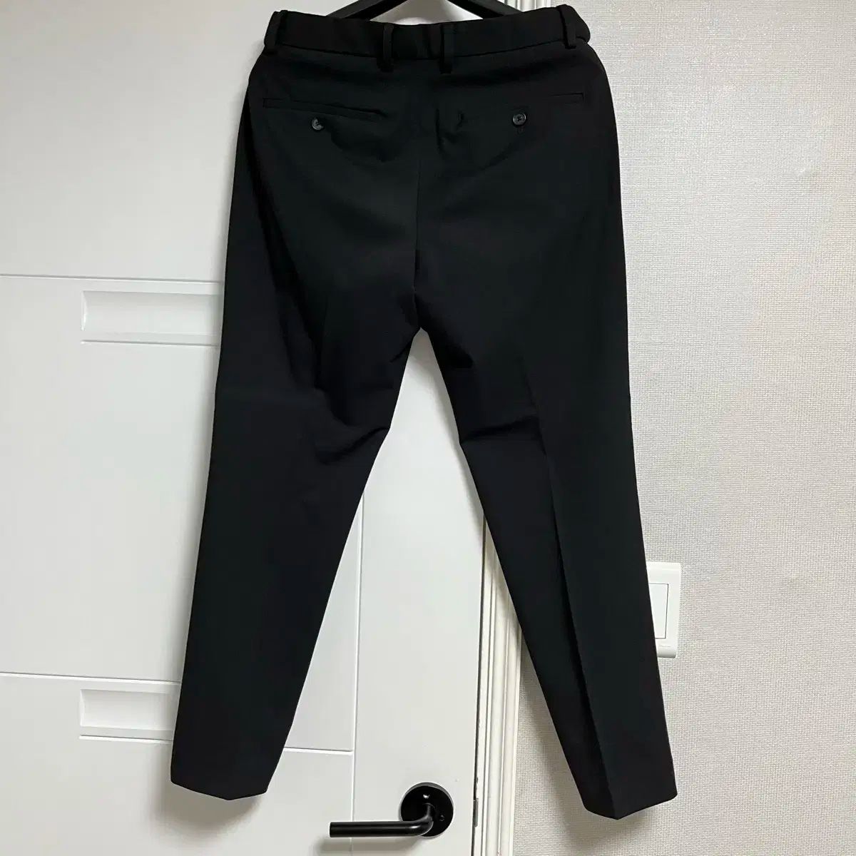 【雷市場（ポンジャン）商品韓国直送】 テーパード ヒドゥン ゴム クロップド スラックス 黒 30