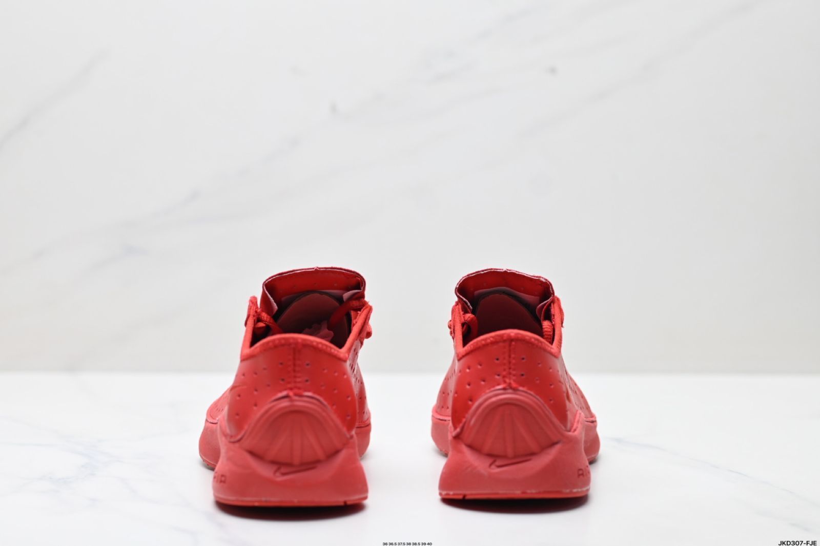 ランニングシューズ