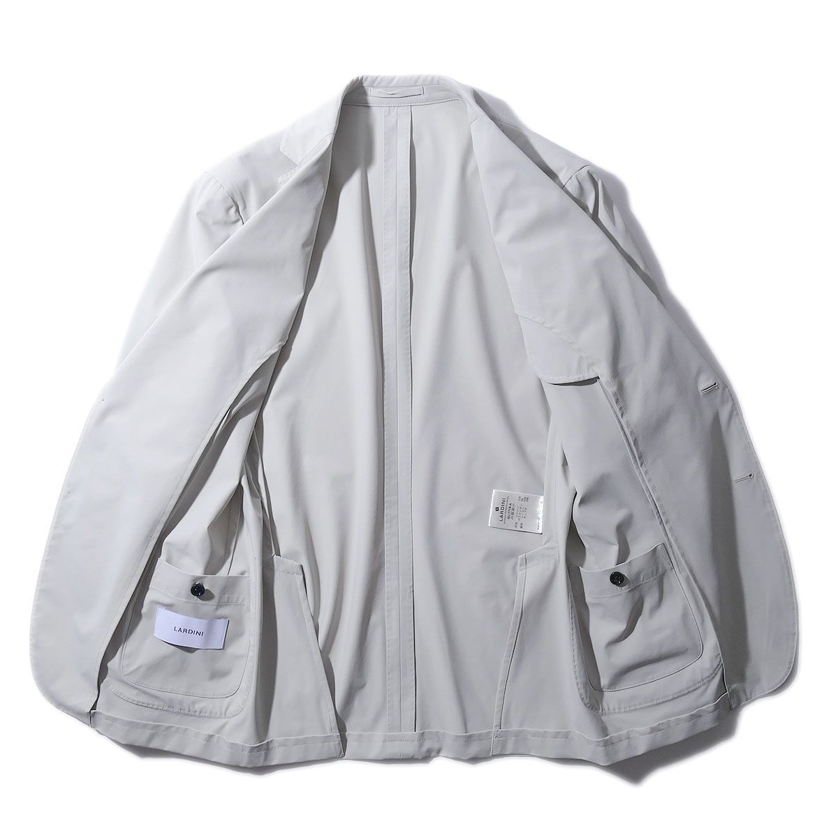 24年モデル>LARDINI 最新ロゴ アイボリー ナイロンスーツ 46 | ヤマダ