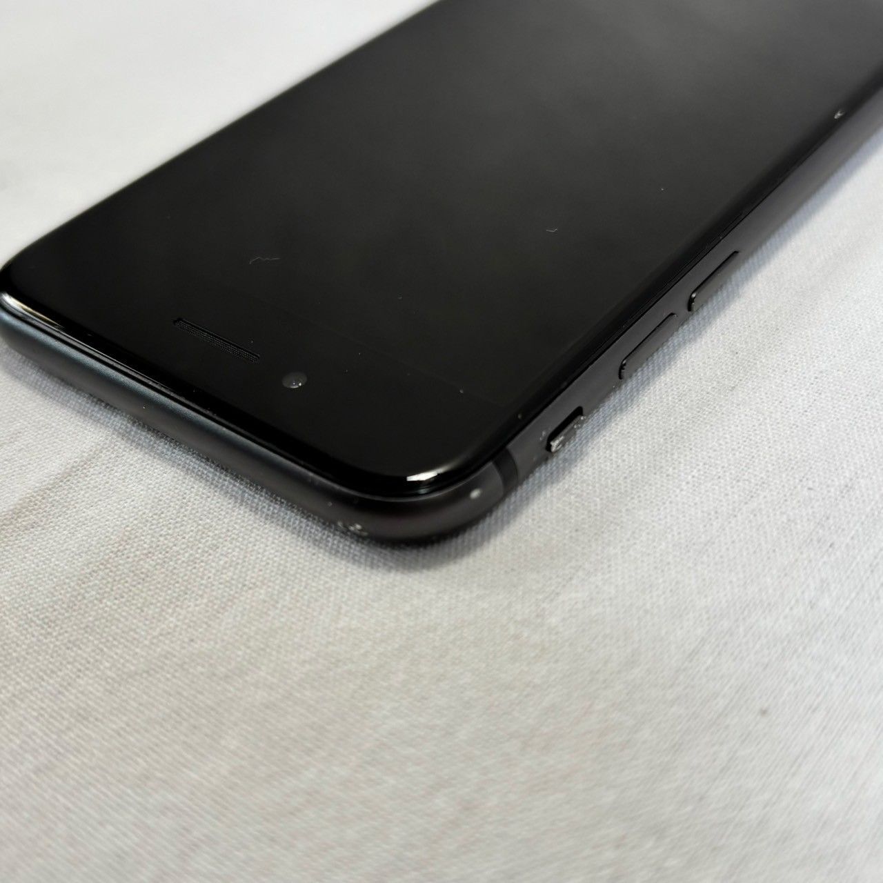 iPhone 8 64GB SIMフリー バッテリー77％ 画面軽度割れ有り Apple