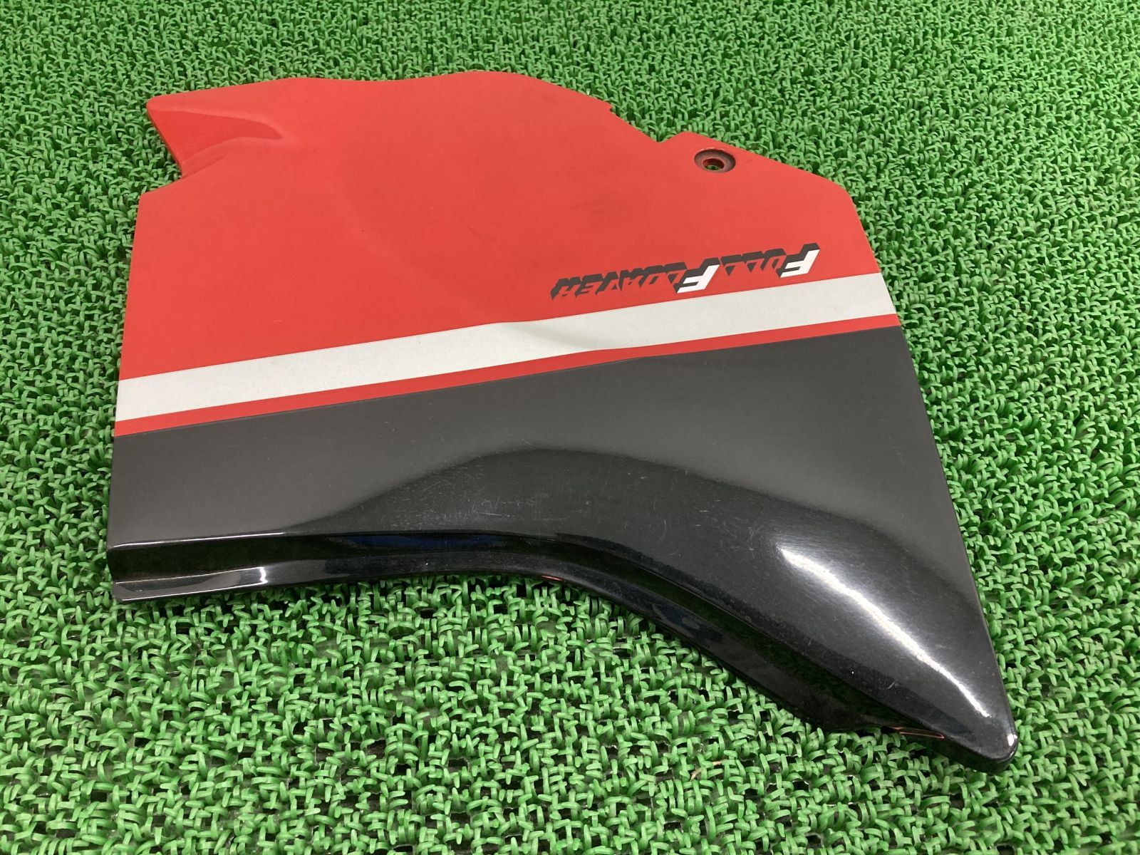 スズキGSX-R1100 サイドカバー カウル中古品 送料込み SUZUKI サイド